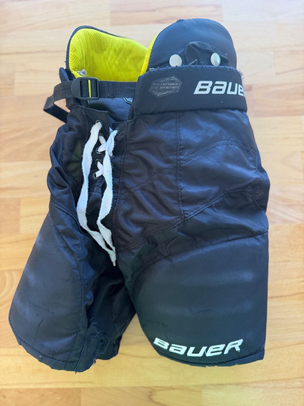 Bauer Completi: Bauer Eishockey Ausrüstung – Usato da Lachen SZ venduto da Mavi8808 5