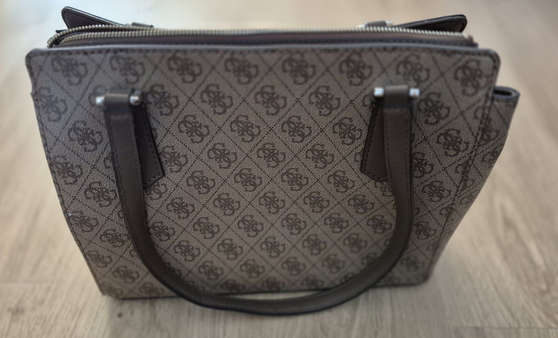 Guess Borse da donna: Guess Tasche – Usato da Zürich venduto da Peedo 1