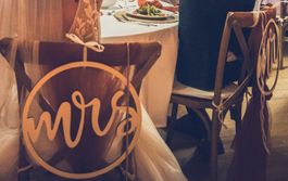 Mr & Mrs Holzschilder von DEPOT – Hochzeitsdeko