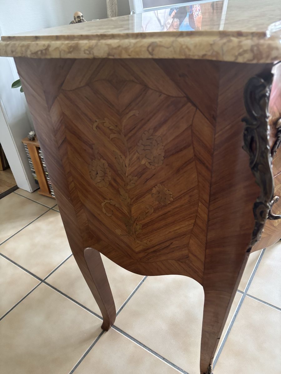 Cassettiere: Commode ancienne marquetée, dessus marbre, style Louis XV – Usato da Buttes venduto da ButtA15 3