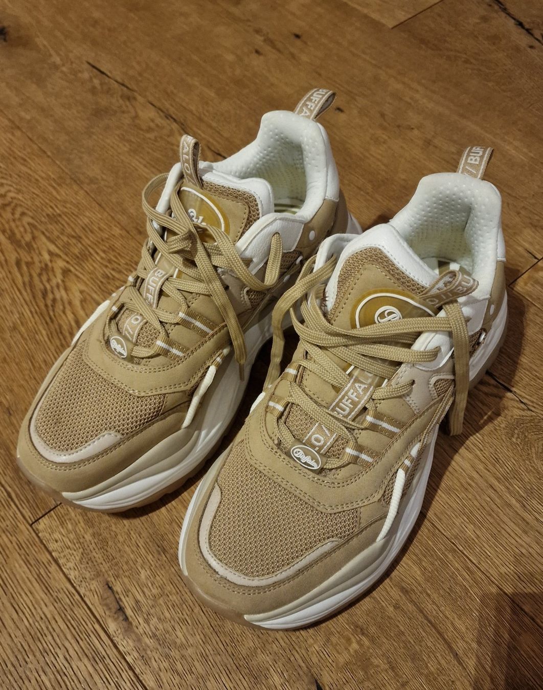 Buffalo Scarpe da donna: Buffalo Sneaker Damen – Usato da Alpnach Dorf venduto da Schanein 2