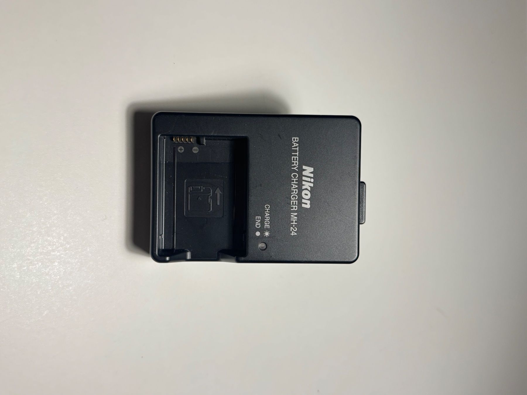 Nikon Kamera: KIT Nikon D5600 + objectifs + housse et accessoires – Gebraucht aus Ecublens VD von sal_7v7z 7