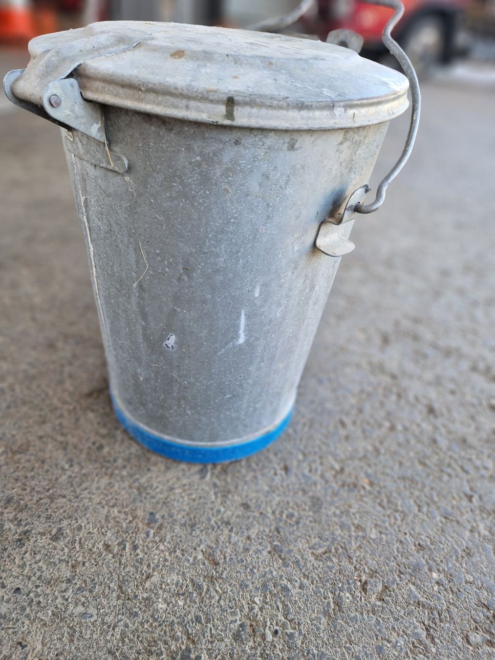 Ochsner Poubelles: Ochsner Kübel  Metall verzinkt – D'occasion à Leuzigen par maya511 1