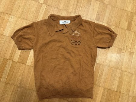 Polo Shirt H&M braun mit Stickerei Gr. 110-116
