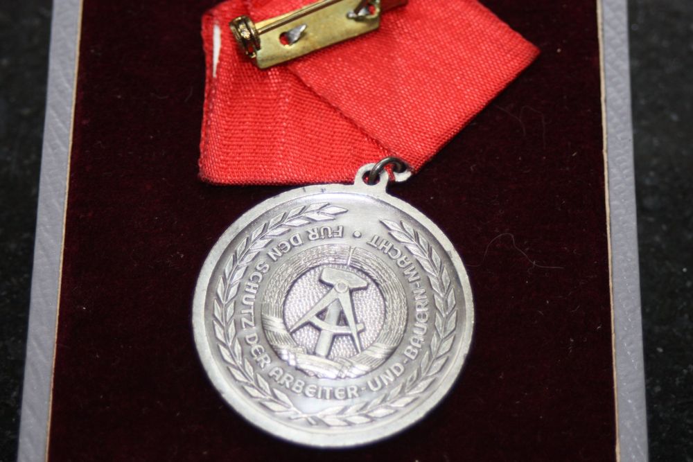 DDR Orden 20 Jahre Kampfgruppen der Arbeiterklasse DDR Kaufen auf