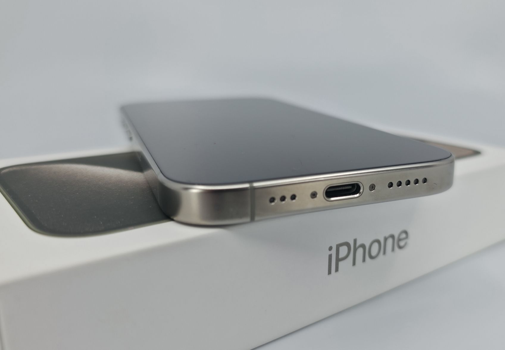 Apple Telefoni cellulari / Smartphones: iPhone 16PRO - 128GB – Usato da Hildisrieden venduto da Kuwai14 4
