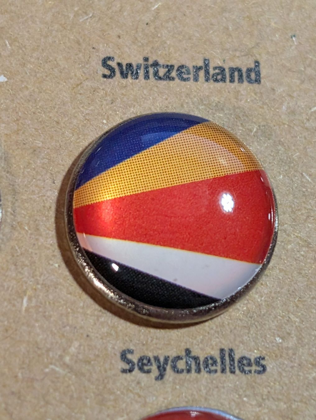 Plaquettes & Badges: Ansteckpin LW: Länderwappen – D'occasion à Oppligen par Pin-Fall-Shop