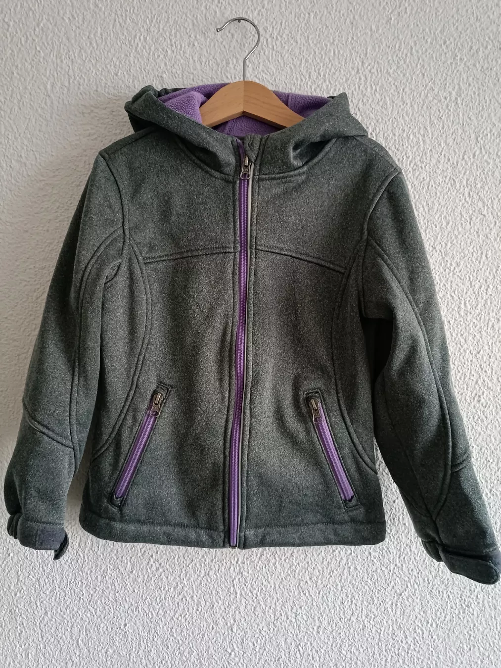 Giacche & Cappotti: Softshelljacke Gr 122/128 – Usato da Binz venduto da julijuli