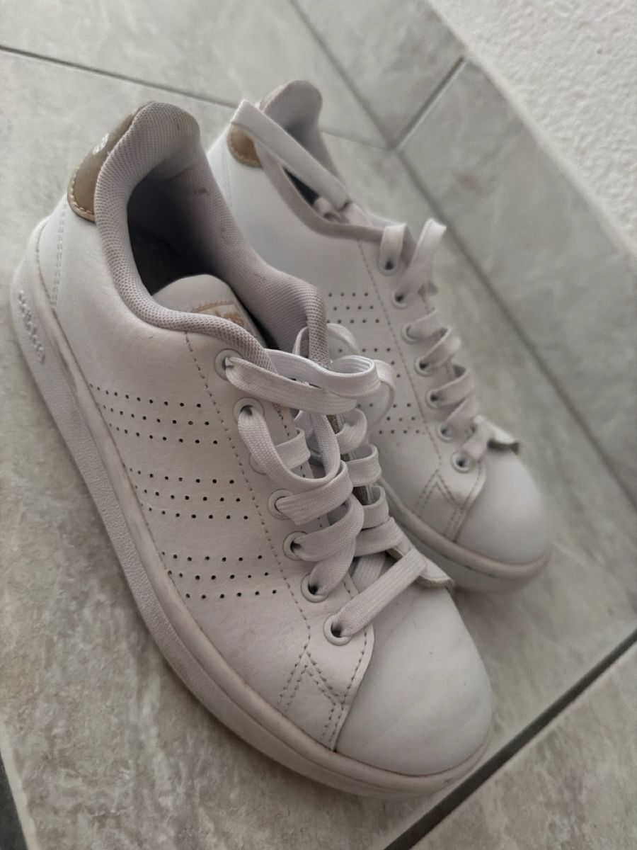 Adidas Scarpe da donna: Basket – Usato da Vouvry venduto da sad_6zkd