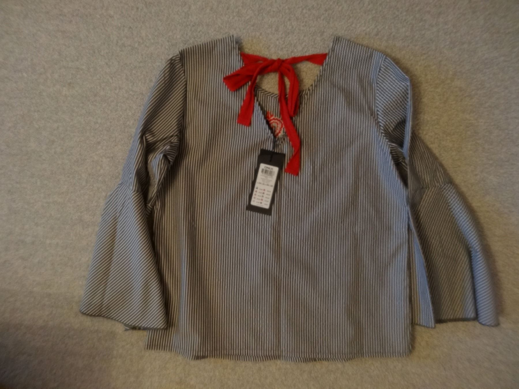 Only Camicette: ONLY Bluse Gr 36. Fabrikneu – Nuovo e nell'imballaggio originale da Rekingen AG venduto da Barmaleus 2
