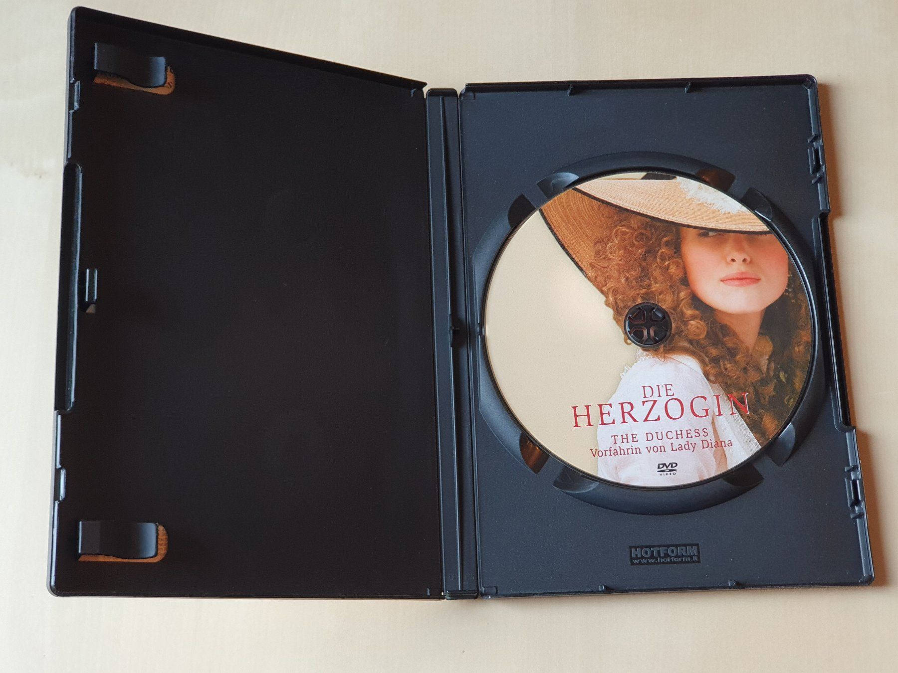 Tous les DVDs: Die Herzogin – D'occasion à Stansstad par collectorsshop 2