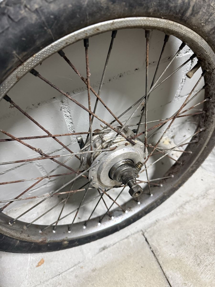 Pneus & Kompletträder: Puch Speichenrad17zoll – Gebraucht aus Bettlach von mehr86