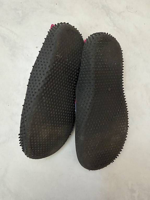 Chaussures filles: Badeschlappen, Grösse 26 – D'occasion à Basel par nashylicious 1