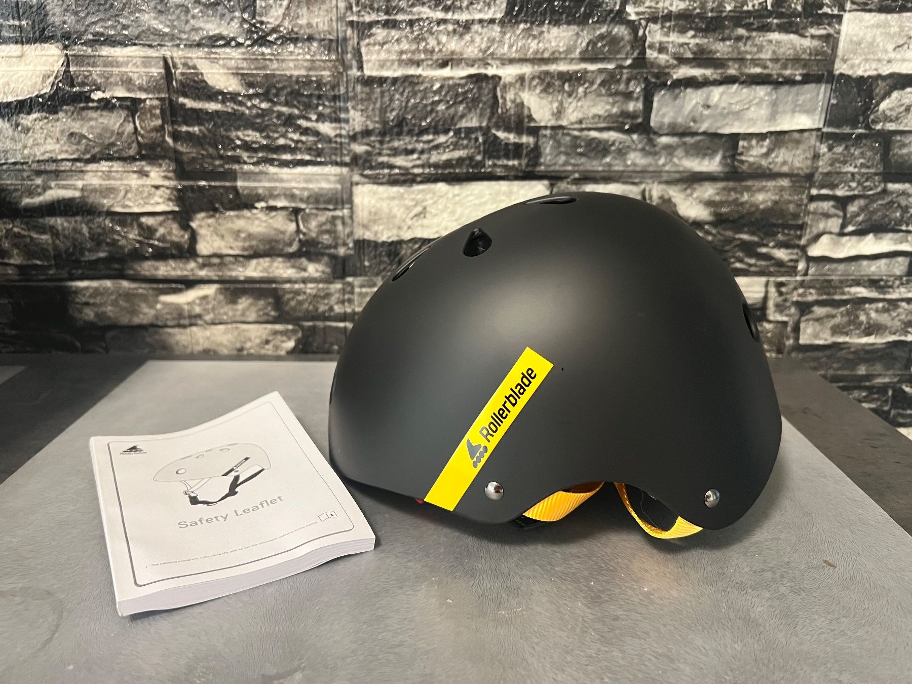 Caschi: Rollerblade Downtown 48 - 54 cm – Nuovo e nell'imballaggio originale da Bern venduto da No1e