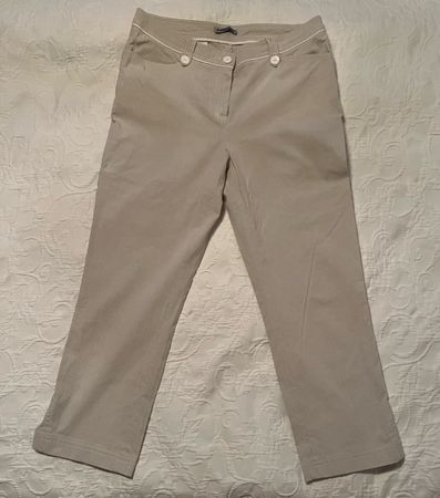 Schöne 3/4 Damen-Sommerhose, beige