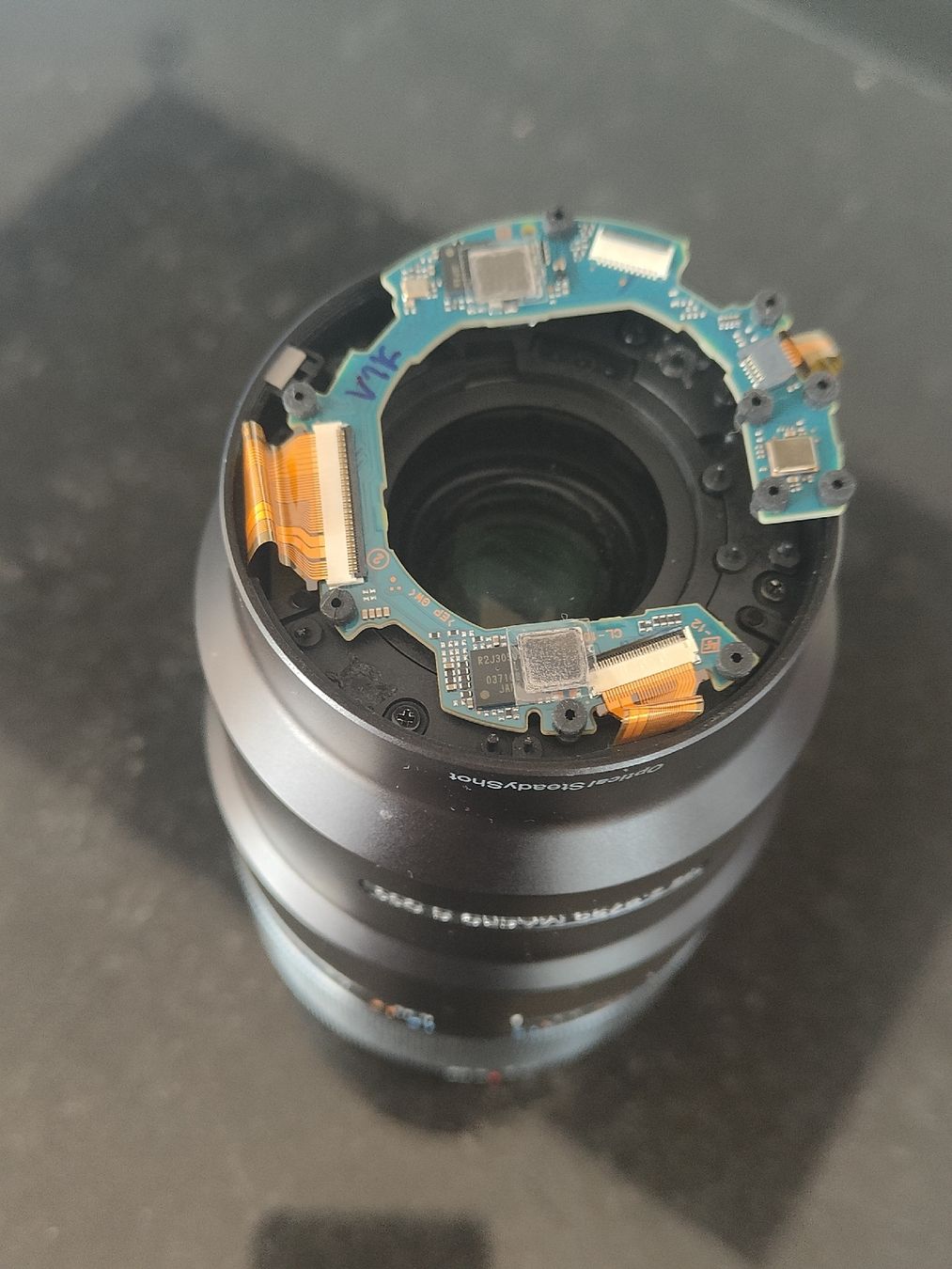 Sony Objektive: Sony e mount makro 90mm defekt – Defekt aus Urtenen-Schönbühl von  3
