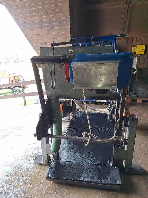 Tutte le macchine: Klauenstand Hydraulisch mit Elektrowinden – Usato da Escholzmatt venduto da 82st 2