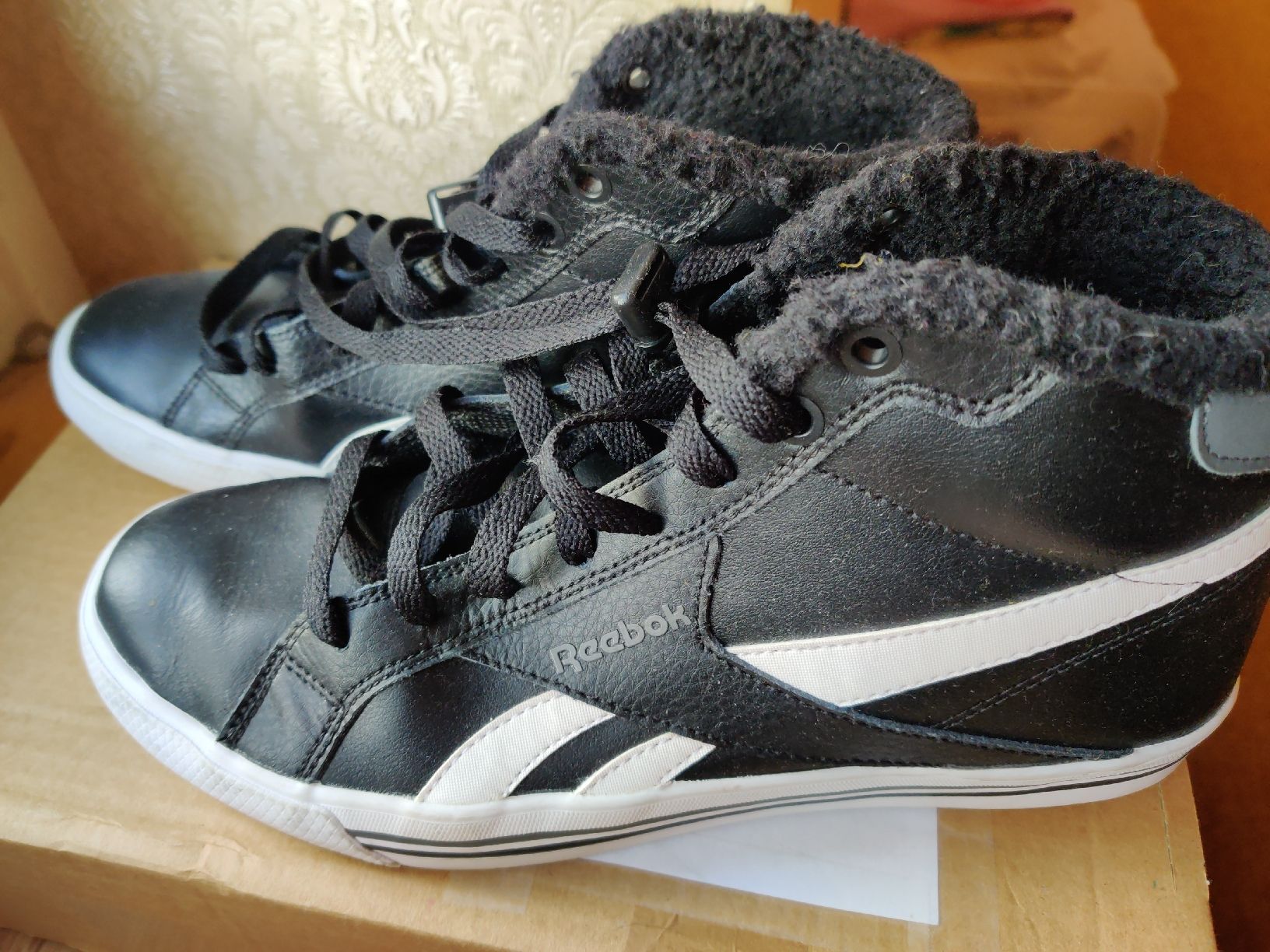 Scarpe da uomo: REEBOK gr 40 gefütterte schuhe – Usato da Degersheim venduto da HariOm