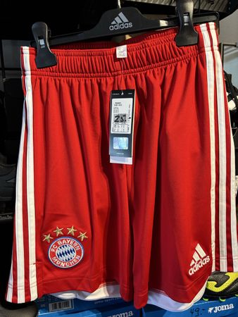Shorts Adidas Bayern Muen 26 rot mit Etikett neu