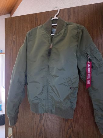 Alpha Industries dünne Bomberjacke oliv 