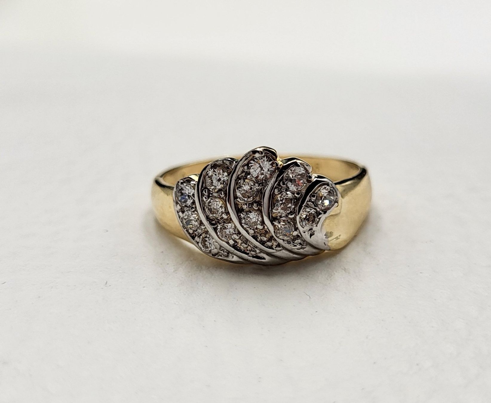 Anelli: Gold Ring 585 Mit Steine – Usato da Wald ZH venduto da Dasilver 7