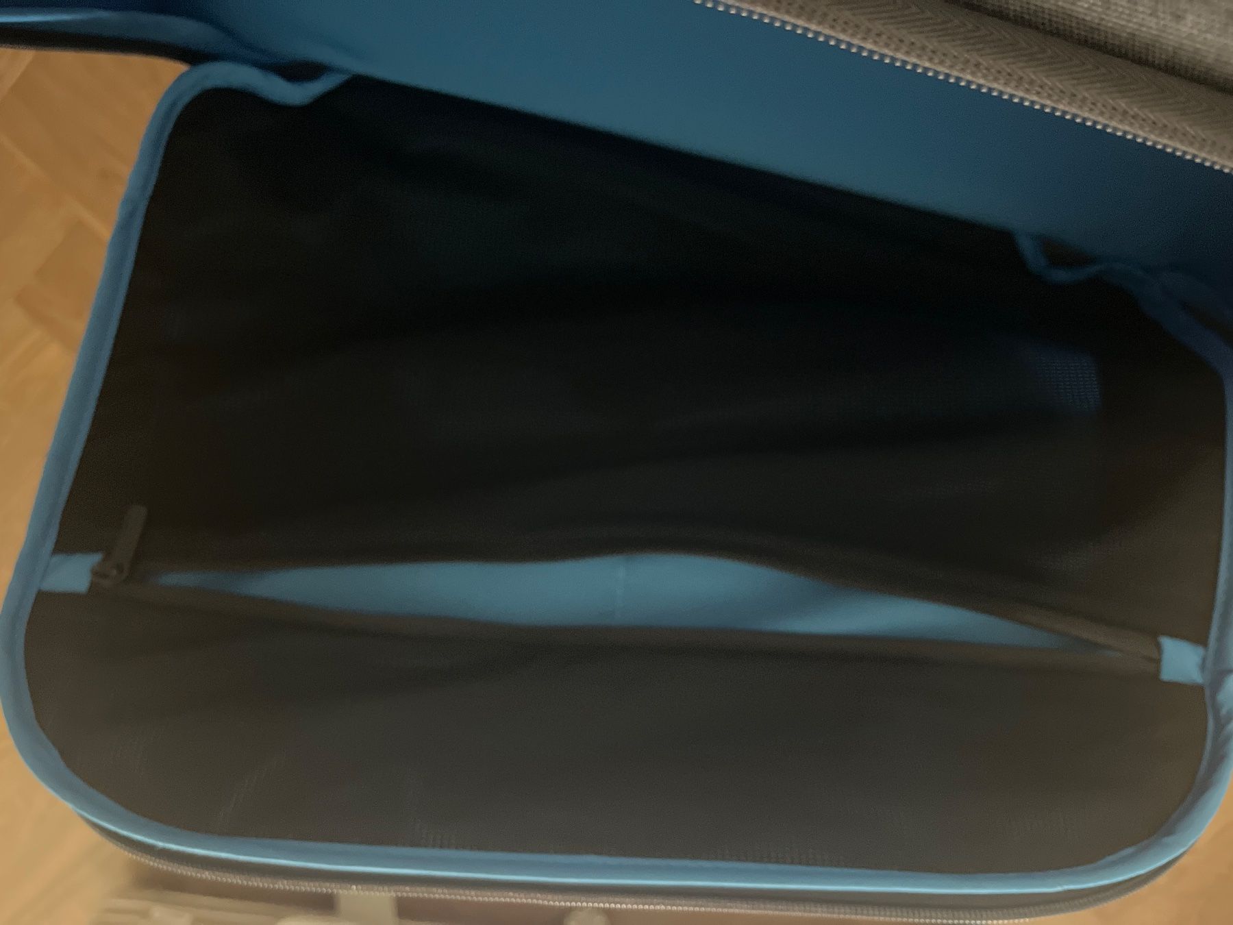 Valigie: Transformable nylon suitcase / carry on on 4 wheels – Usato da Rüschlikon venduto da ant_5v7g 4