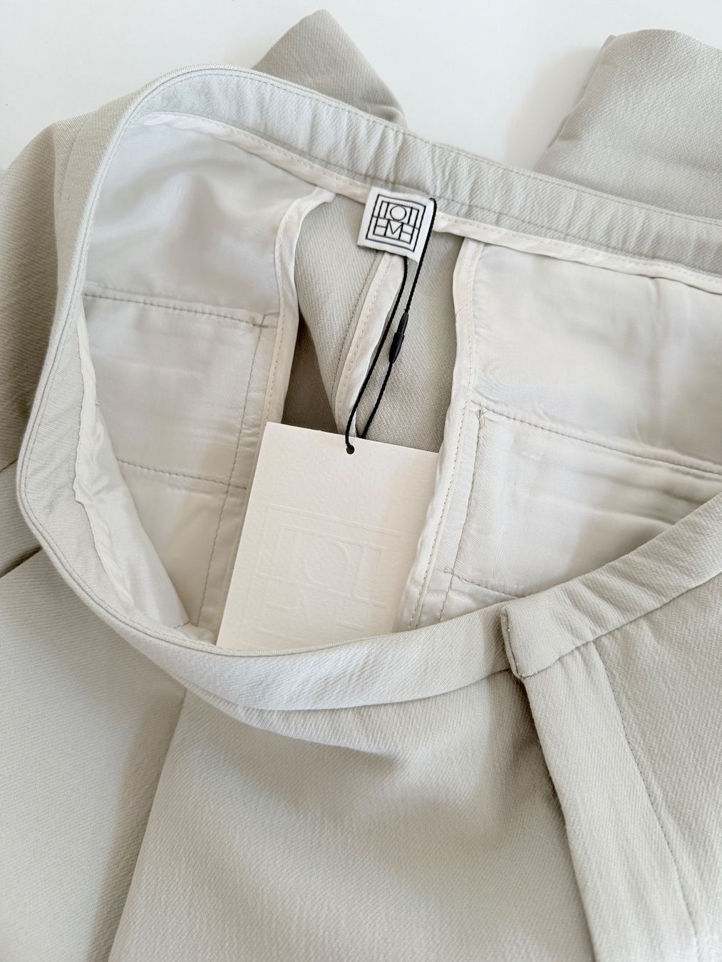 Totême Pantaloni: Toteme Shorts neu – Usato da Zürich venduto da bluebirdmon 6