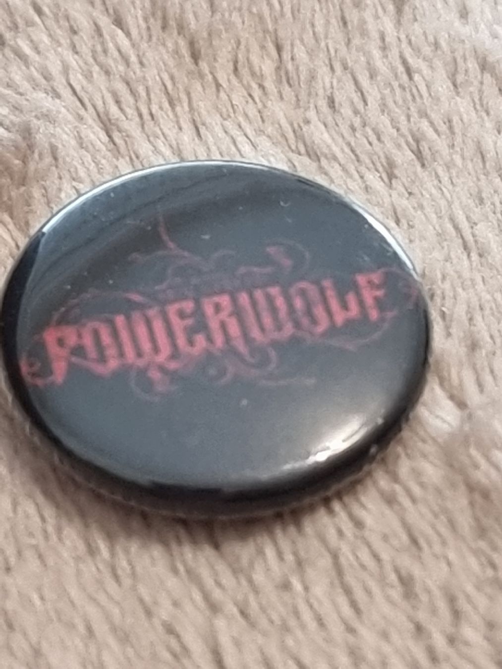 CD: Powerwolf Anstecker / Button - neu – Nuovo (secondo la descrizione) da Trimbach venduto da EyeOfTheTiger