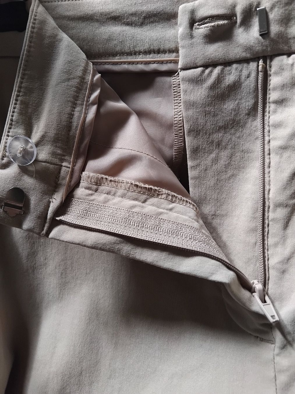 Pantaloni: Leichte Stretchhose ca Gr. 40 - NEU!! – Nuovo (secondo la descrizione) da Rorschach venduto da kristys 6