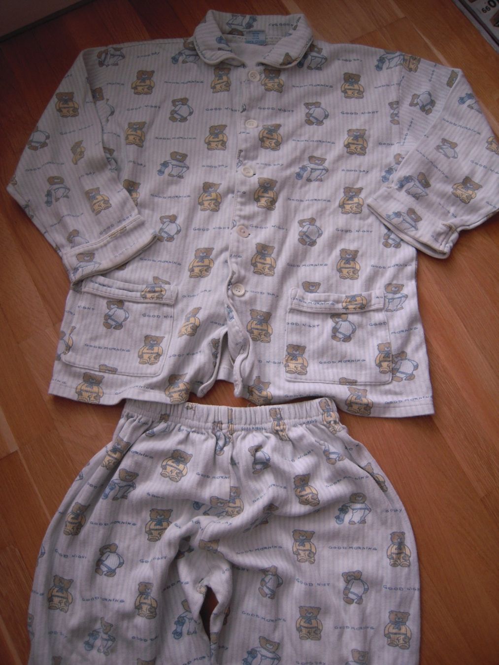 Pigiama & Simili: Pyjama Gr 122 / 128 – Usato da Uzwil venduto da visions77 1