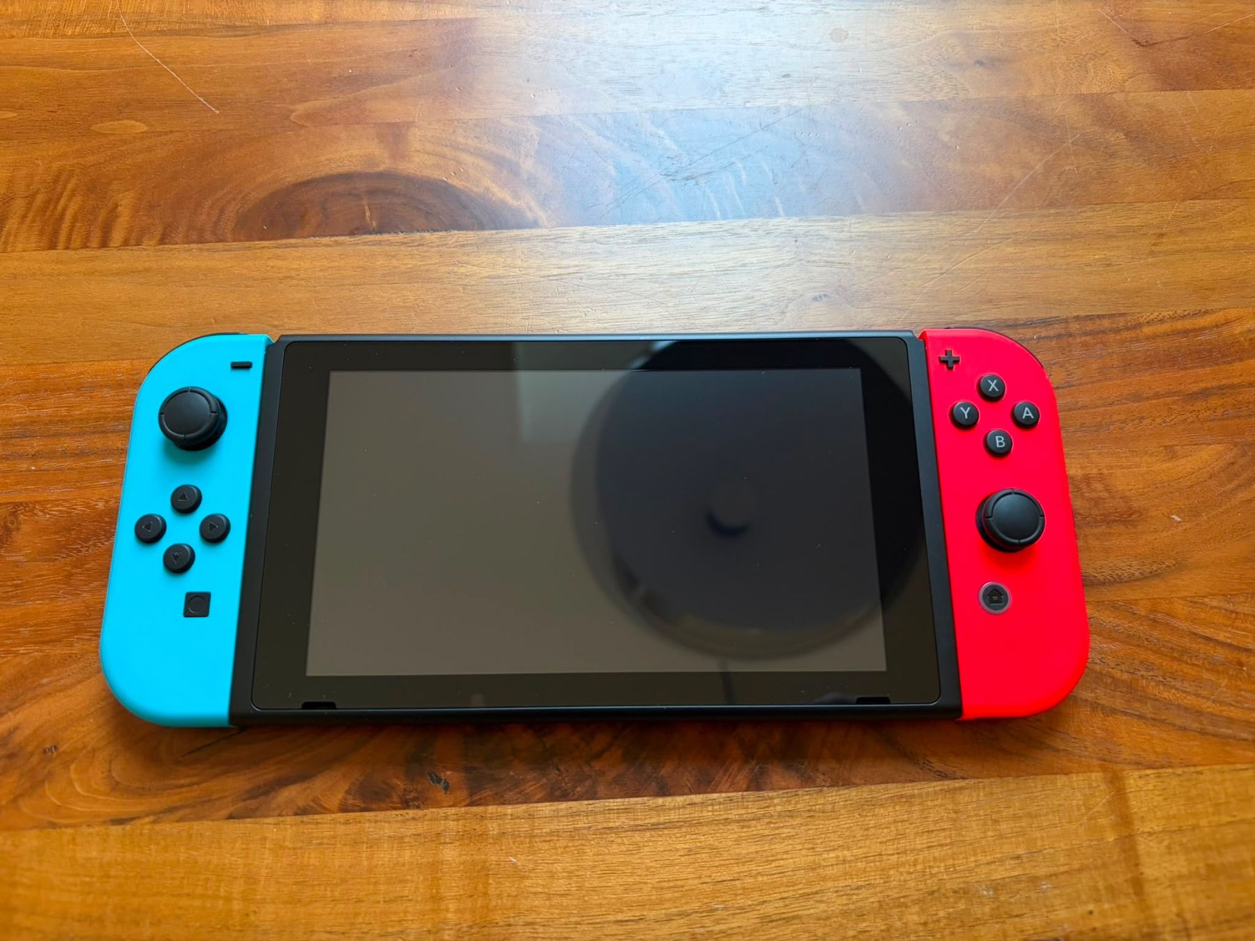 Nintendo Konsolen: Nintendo Switch & Mario Controller wie neu – Gebraucht aus Winterthur von nad_2xcr 2
