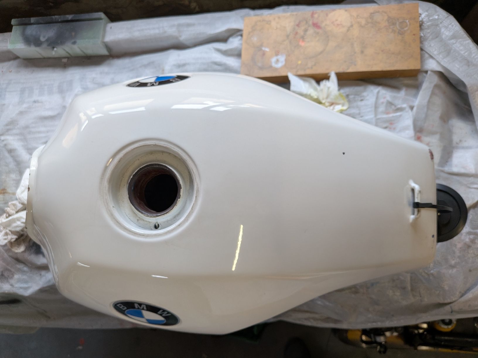 BMW Tutti i ricambio per moto: Tank Bmw R80 R100 GS  – Usato da Pura venduto da andyredrossi 1