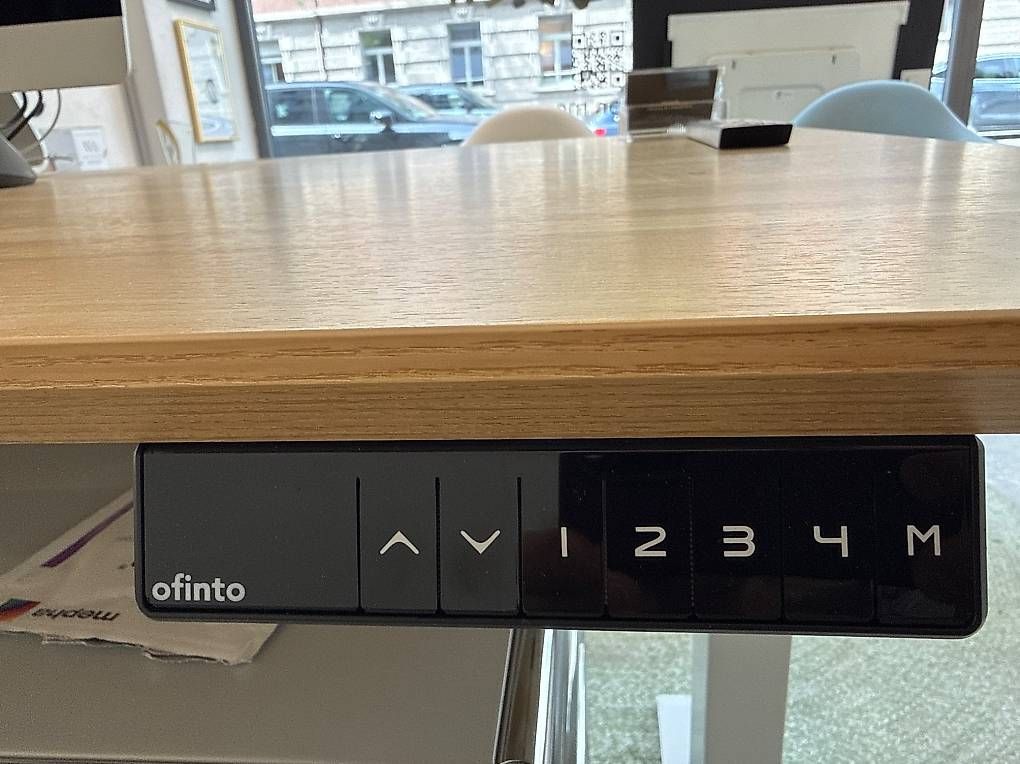 Plateaux: Ofinto Tischplatte Eiche 140x80, super Zustand – D'occasion à Zürich par ortigia 1