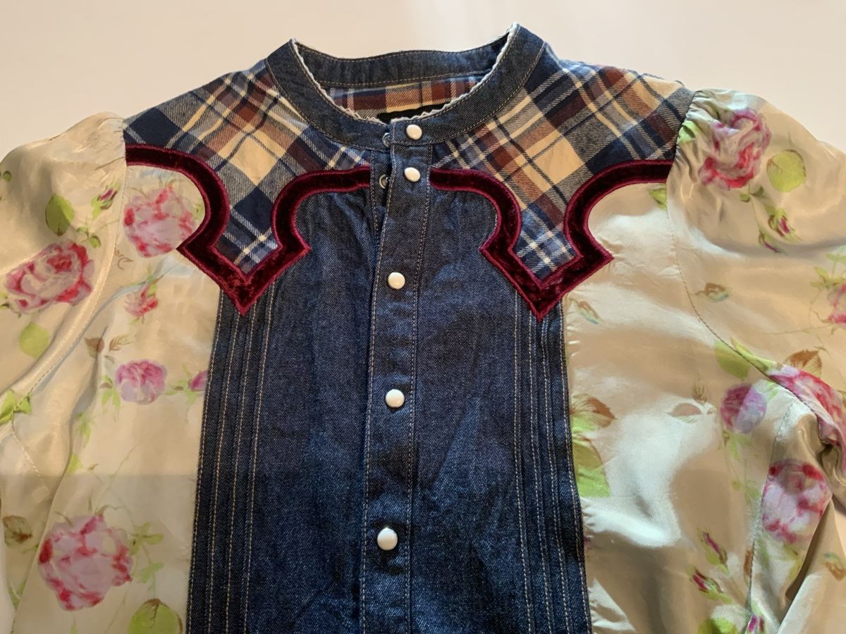 Dsquared2 Camicette, T-shirt & Top: Bluse, DSQUARED2, 16Y, wunderschöne Designe-Bluse, wie NEU! – Nuovo (secondo la descrizione) da Stäfa venduto da sylla73 1