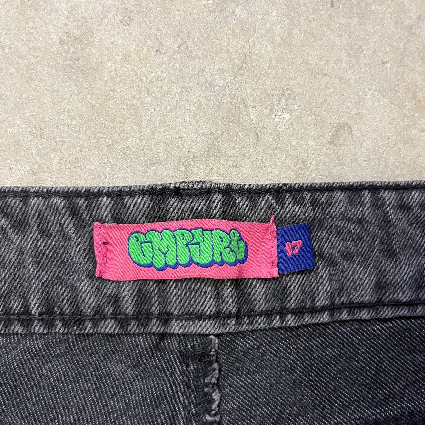 Pantaloni: Vintage Empyre Jorts (L) – Usato da Chamoson venduto da Sapoloshop 2