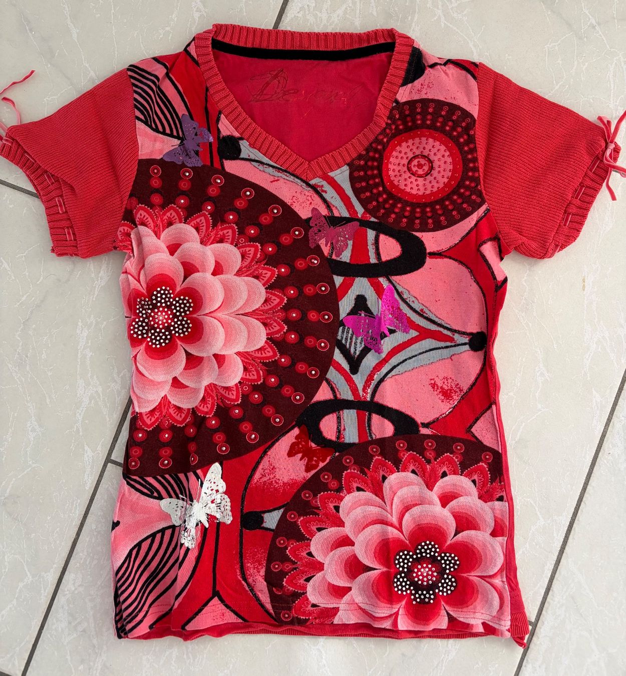 Desigual T-shirt: **Damen kurzarm Pullover in rot von Desigual, Gr. M** – Usato da Wettingen venduto da Muggers