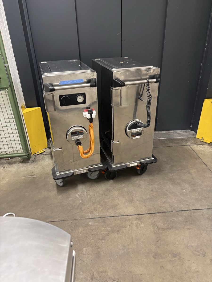 Küchengeräte: 3 Wärmewagen  – Gebraucht aus Dietikon von dia_y8y5
