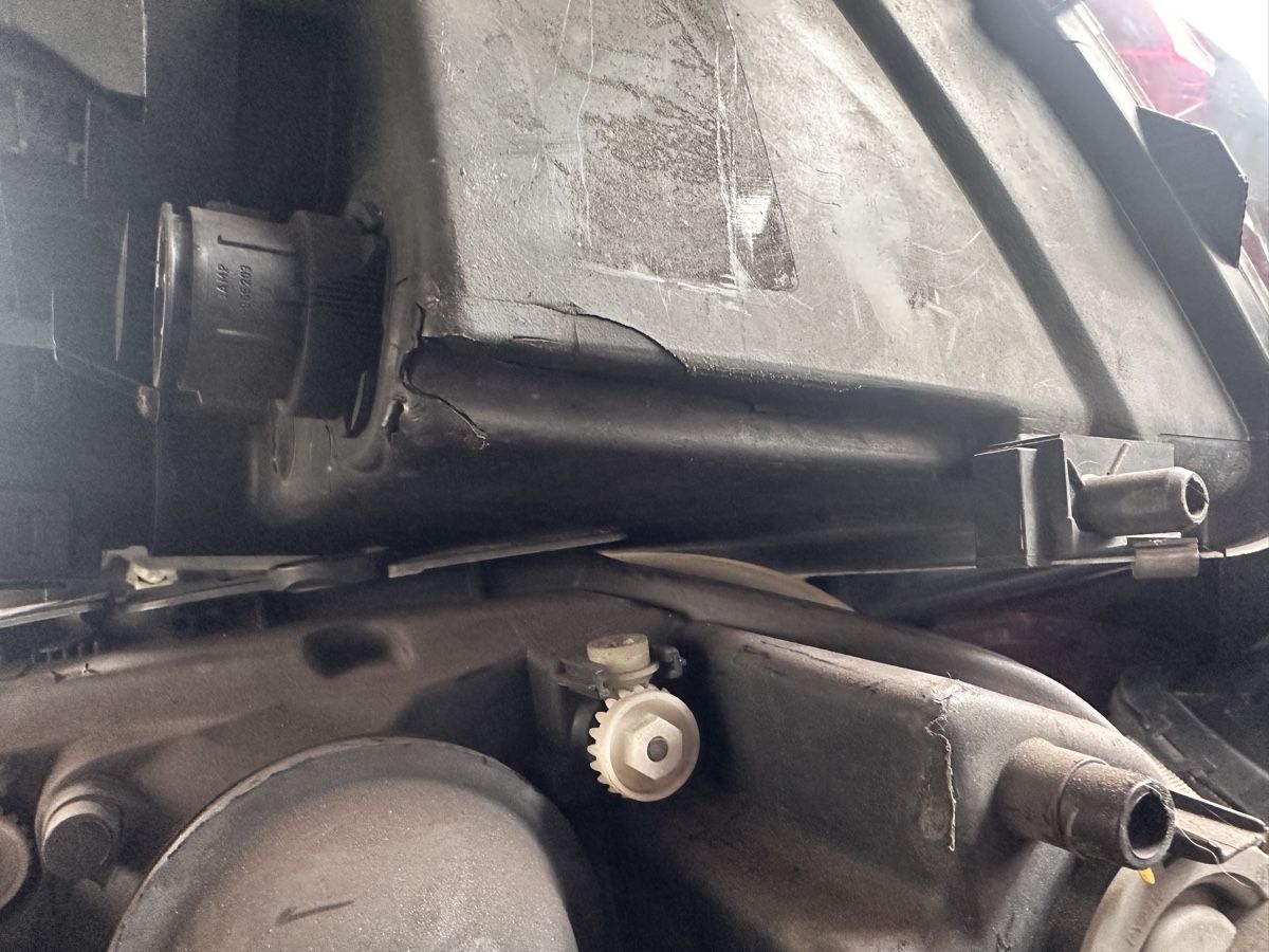 VW Fari: Original VW Passat  3B 1999 Scheinwerfer links - – Usato da Oensingen venduto da 071089 1