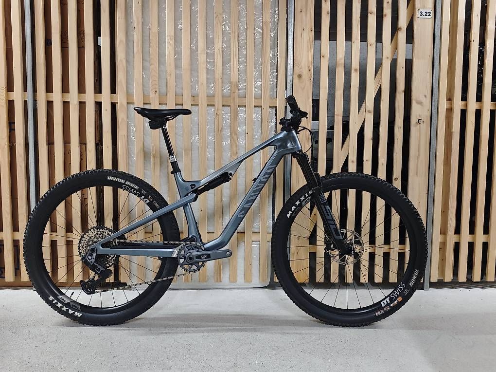 Biciclette: Canyon Lux Trail CF9 gr. M – Usato da Chur venduto da Armstrong02 1