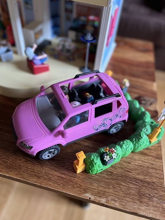 Giocattoli: PLAYMOBIL Haus mit Auto & Pool – Usato da Mellingen venduto da BB2005 4