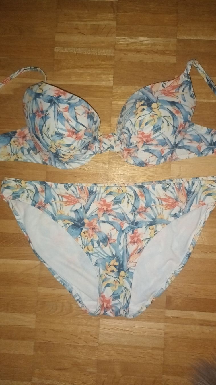 Costumi da bagno & Bikini: Sommerlicher Bikini mit Blumenmuster, Grösse M Top! – Nuovo (secondo la descrizione) da Binz venduto da eveningstar01 1