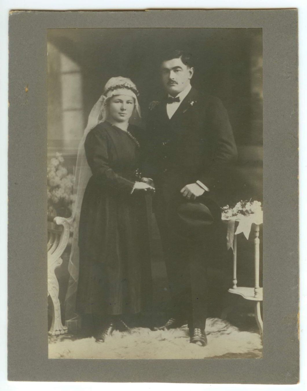 Foto & Immagini: Foto: Hochzeitspaar, um ca. 1900-1920 – Usato da Oberriet SG venduto da Manick 2
