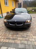 Auto BMW Z4 2.5L6 Zylinder, Schwarz, Rotes Leder,