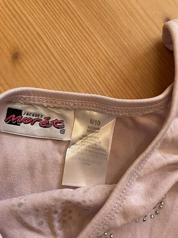 Scarpe, pantaloni & magliette da ginnastica: Turnbody/Turnkleidchen Gr. 134/140 – Usato da Brunnadern venduto da Bumlebee 2