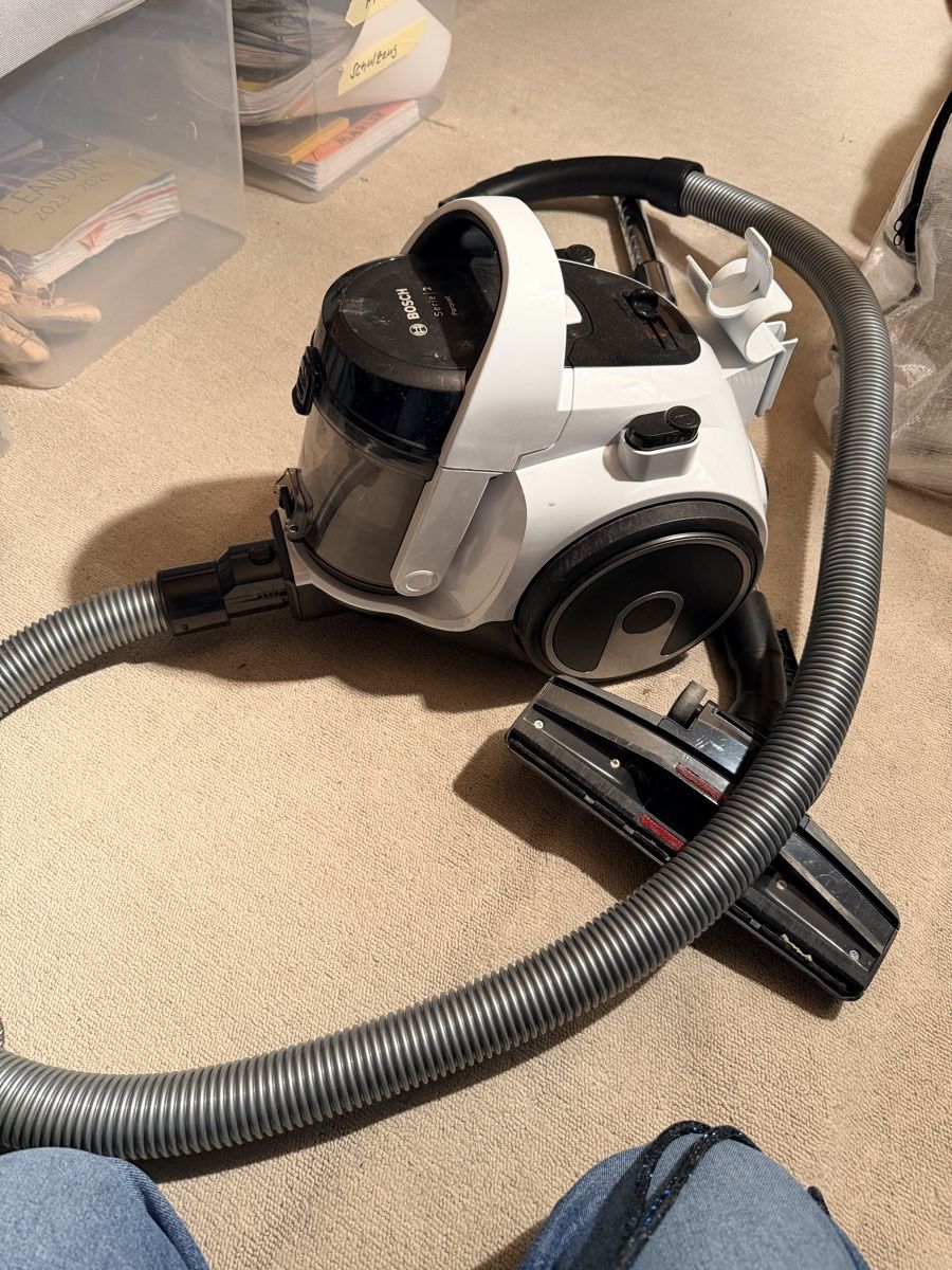 Bosch Aspirapolveri & Accessori: BOSCH Staubsauger ohne Beutel – Usato da HInwil venduto da Camgom