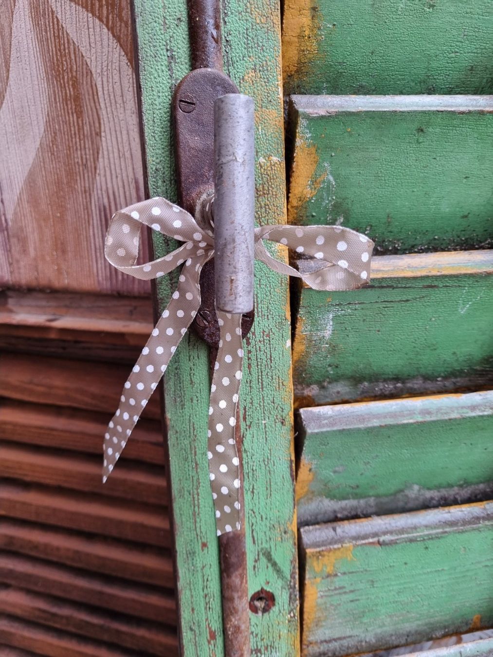 Volets: Antiker Fensterladen – D'occasion à Wohlen AG par Atelier-Elisa 6