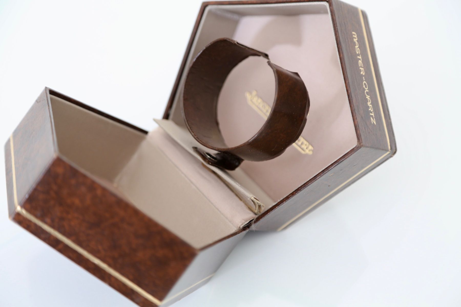 Jaeger-Lecoultre Orologi: Jaeger LeCoultre Master Quartz Vintage Box – Usato da Reinach BL venduto da Han-Numismatik 2