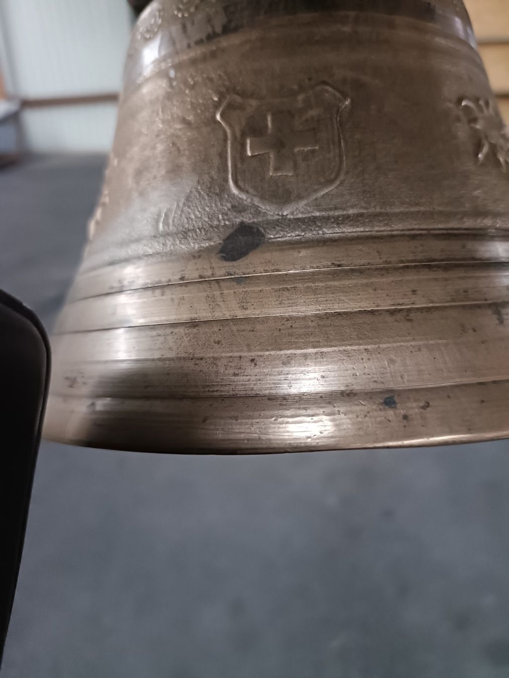 Campanacci mucche: Glocke mit Appenzeller Ornamenten – Usato da Däniken SO venduto da sgoldvreni 2