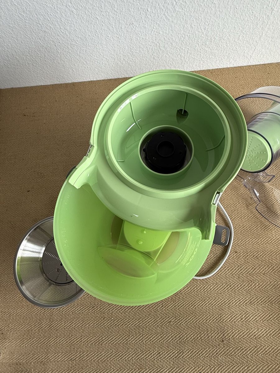 Bosch Appareils de cuisine: Bosch Entsafter MES25G0/03 700W  – D'occasion à Konolfingen par petzipetz 2