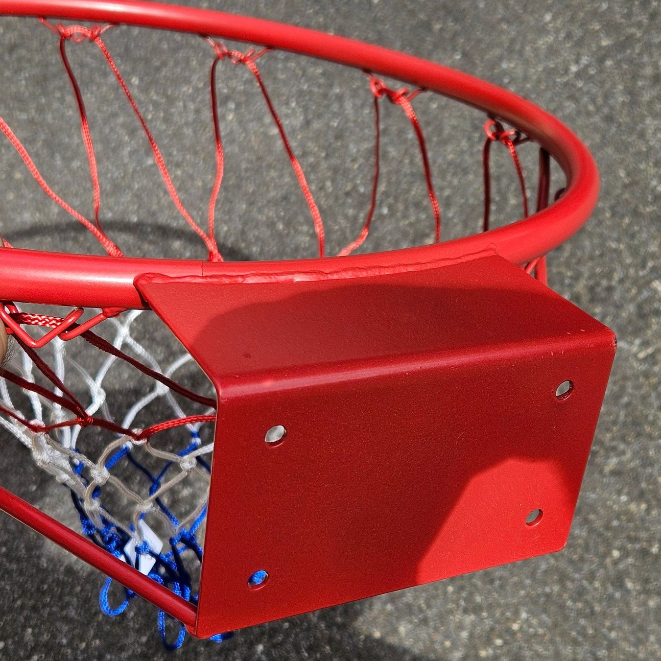 Canestri da basket: Neuer Basketballkorb, rot – Nuovo (secondo la descrizione) da Seftigen venduto da Schpagutz 1